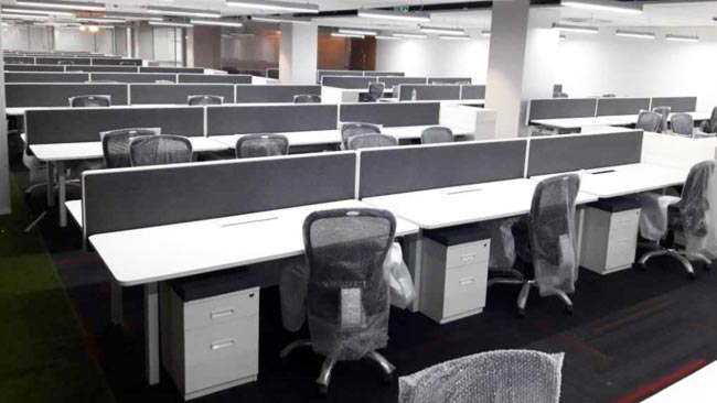 奧美麗印度商貿(mào)中心電動升降辦公桌案例